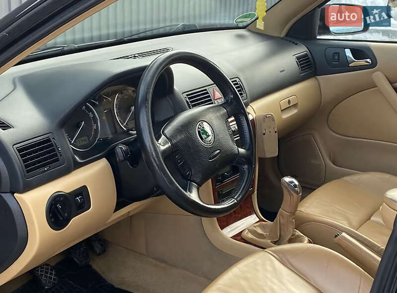 Универсал Skoda Octavia 2003 в Старом Самборе