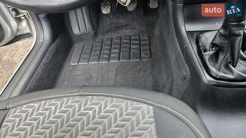 Лифтбек Skoda Octavia 2004 в Полтаве