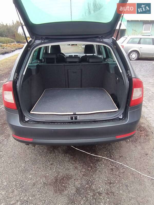 Універсал Skoda Octavia 2010 в Охтирці