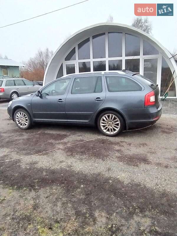 Універсал Skoda Octavia 2010 в Охтирці