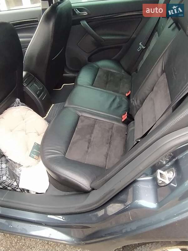 Універсал Skoda Octavia 2010 в Охтирці