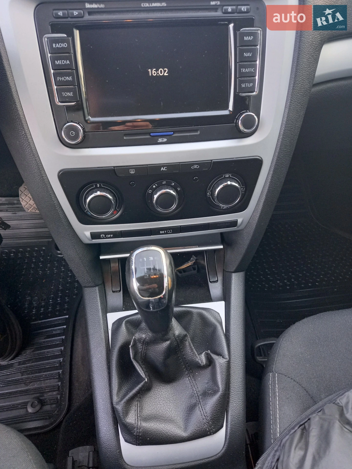2011 Skoda Octavia - мініатюра 9