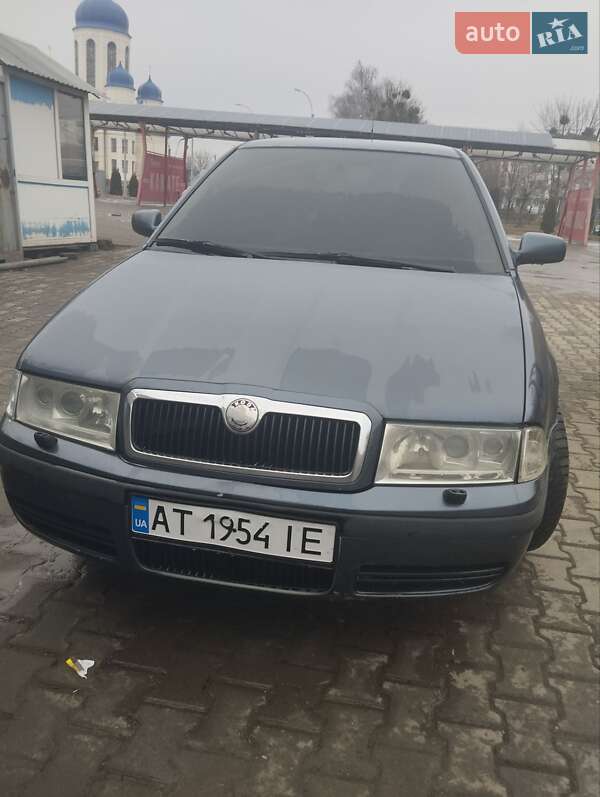 Універсал Skoda Octavia 2004 в Чернівцях