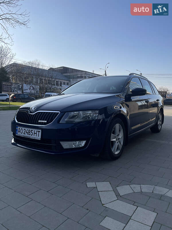 Універсал Skoda Octavia 2014 в Ужгороді