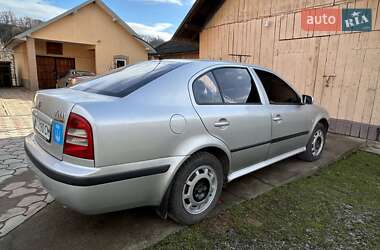 Лифтбек Skoda Octavia 2004 в 