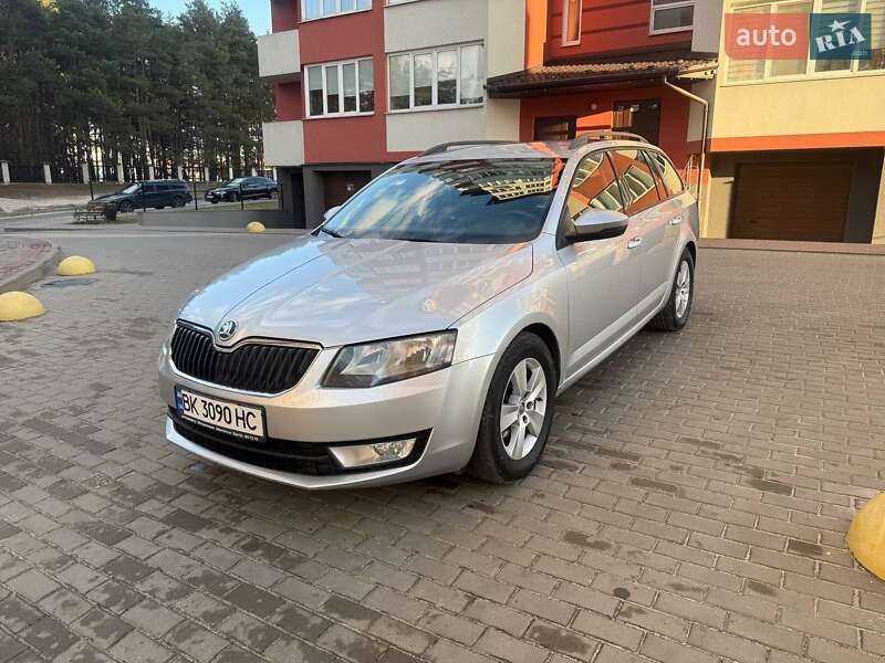 Универсал Skoda Octavia 2013 в Вараше фото 3 Универсал Skoda Octavia 2013 в Вараше
