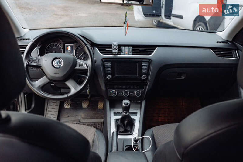 Универсал Skoda Octavia 2015 в Ивано-Франковске