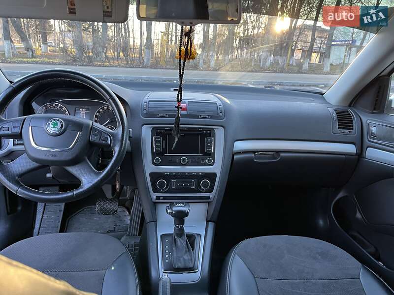 Універсал Skoda Octavia 2012 в Чернівцях