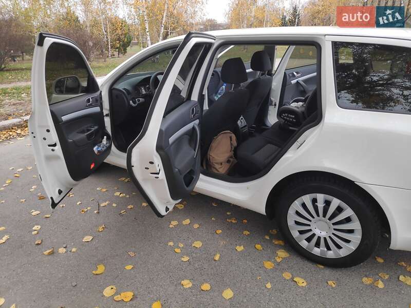 Універсал Skoda Octavia 2010 в Чернігові