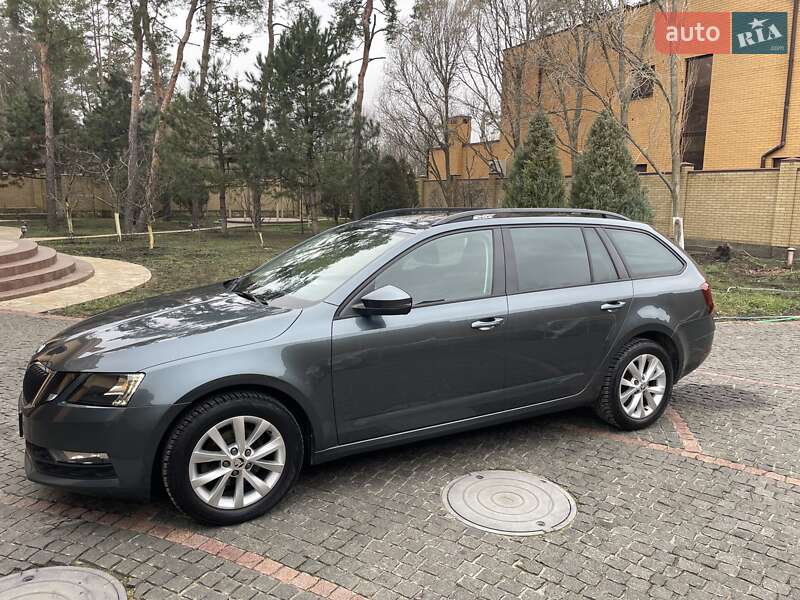 Універсал Skoda Octavia 2019 в Дніпрі