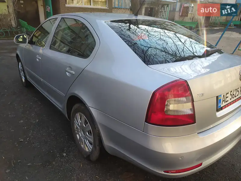 Skoda Octavia 2011 VIN TMBCT61ZXC2054760 фото оголошення 4 з 50