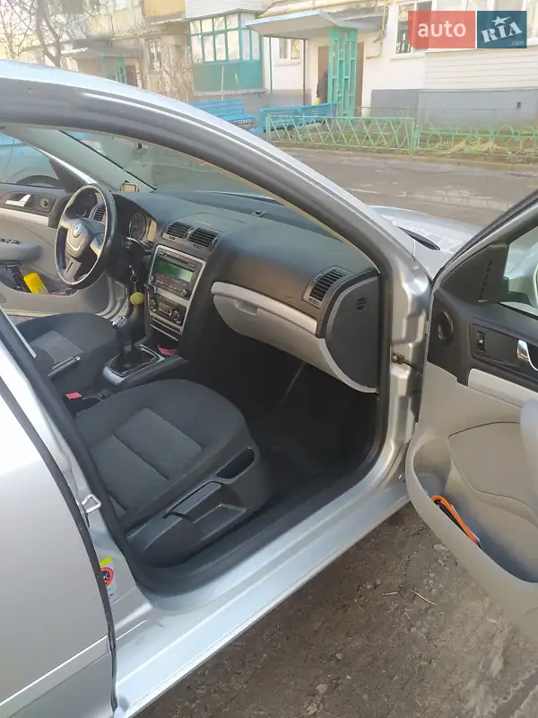 Skoda Octavia 2011 VIN TMBCT61ZXC2054760 фото оголошення 8 з 50