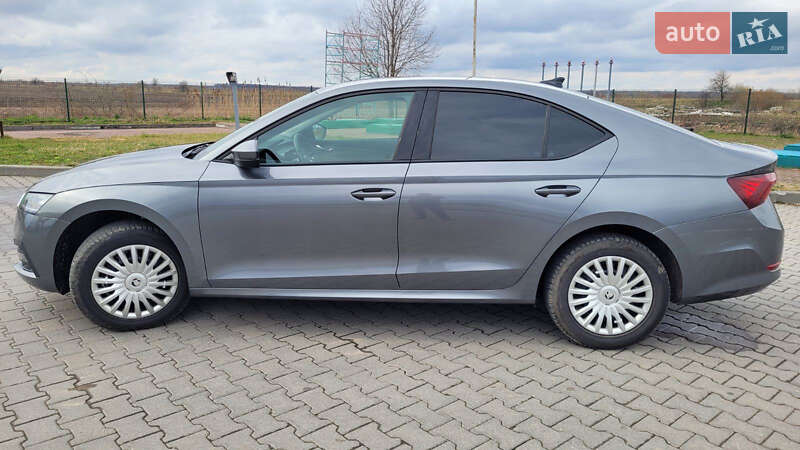 Лифтбек Skoda Octavia 2023 в Ивано-Франковске