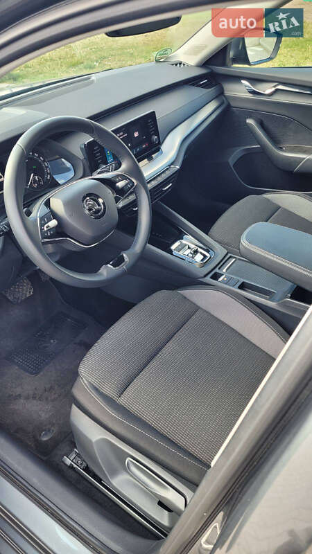 Лифтбек Skoda Octavia 2023 в Ивано-Франковске