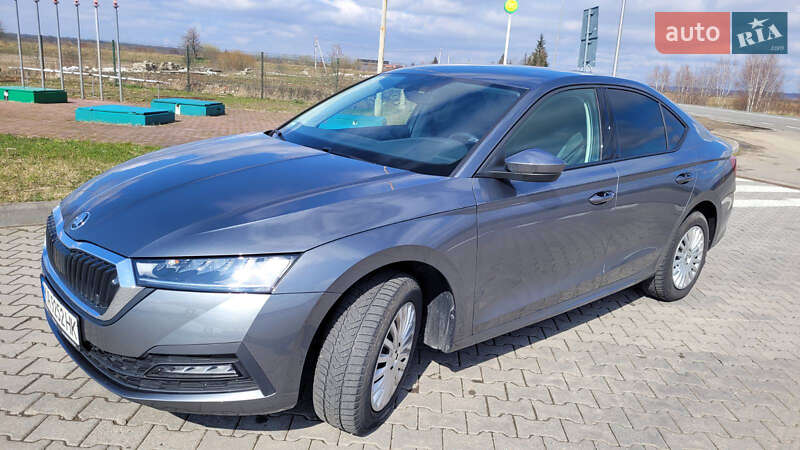 Лифтбек Skoda Octavia 2023 в Ивано-Франковске