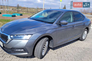 Лифтбек Skoda Octavia 2023 в 