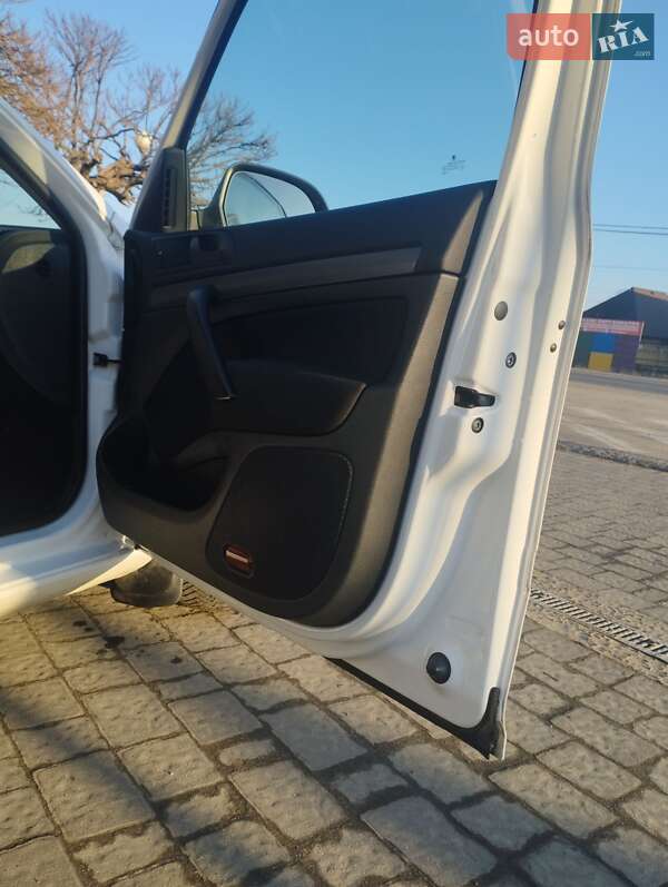 Лифтбек Skoda Octavia 2012 в Сарнах