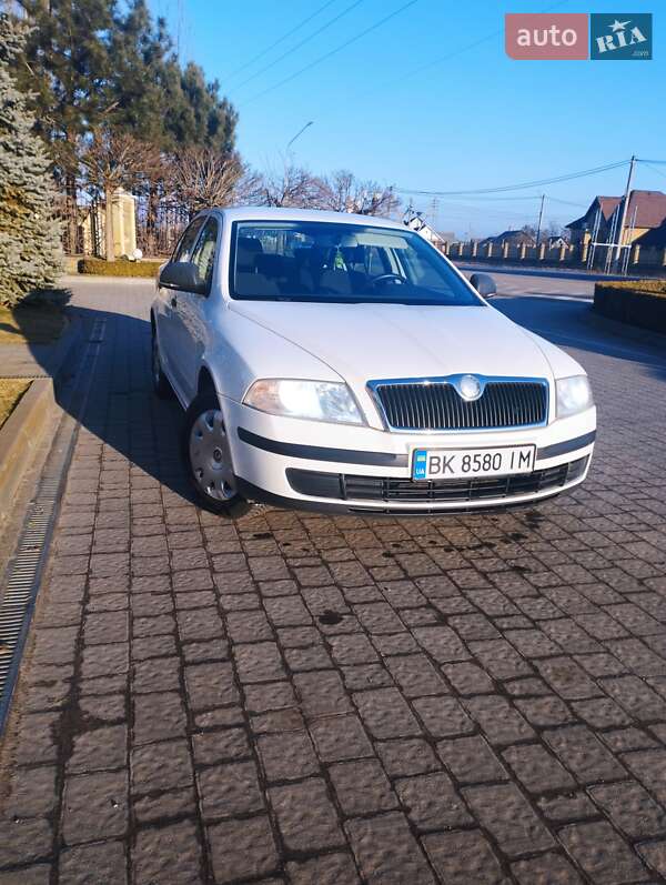 Лифтбек Skoda Octavia 2012 в Сарнах