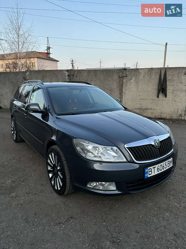 Універсал Skoda Octavia 2012 в Подільську