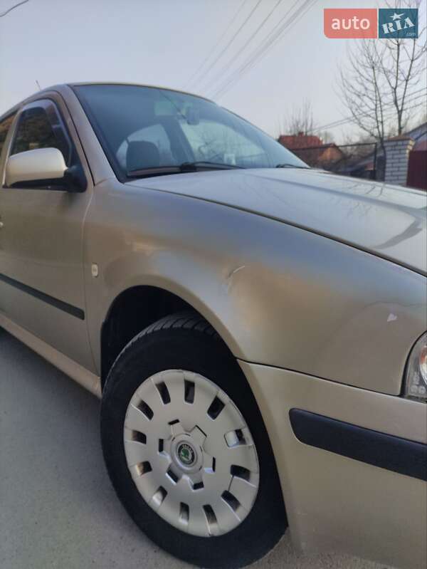 Лифтбек Skoda Octavia 2005 в Черновцах