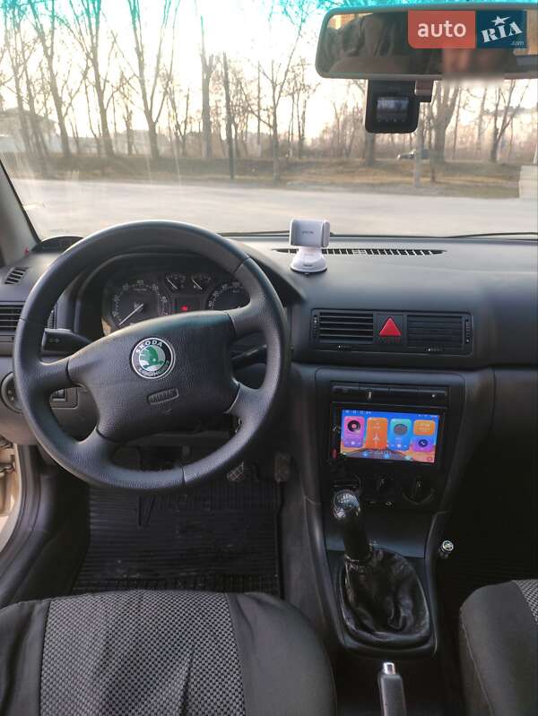 Лифтбек Skoda Octavia 2005 в Черновцах