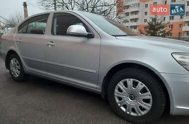 Лифтбек Skoda Octavia 2010 в 