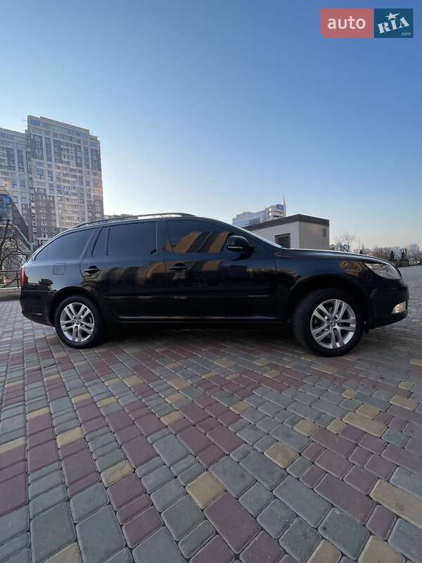 Универсал Skoda Octavia 2009 в Одессе