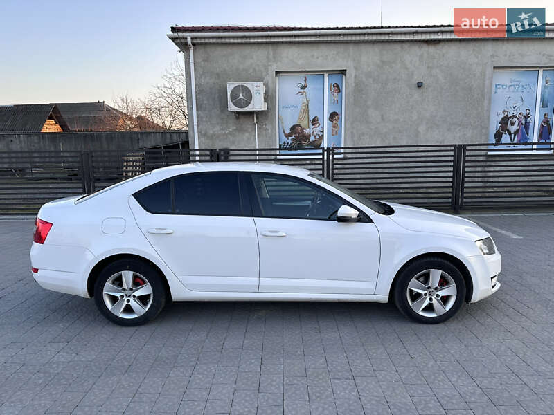 Лифтбек Skoda Octavia 2016 в Ужгороде