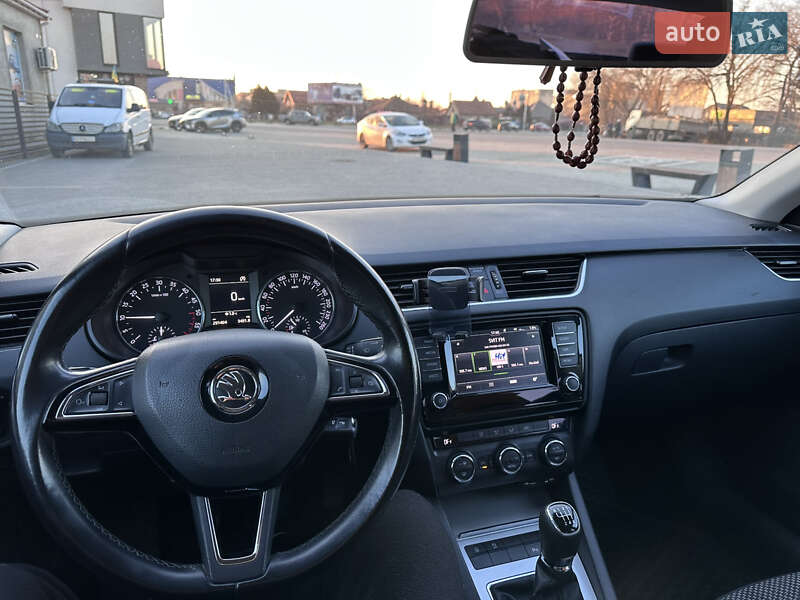 Лифтбек Skoda Octavia 2016 в Ужгороде