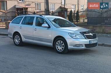 Универсал Skoda Octavia 2011 в Сарнах