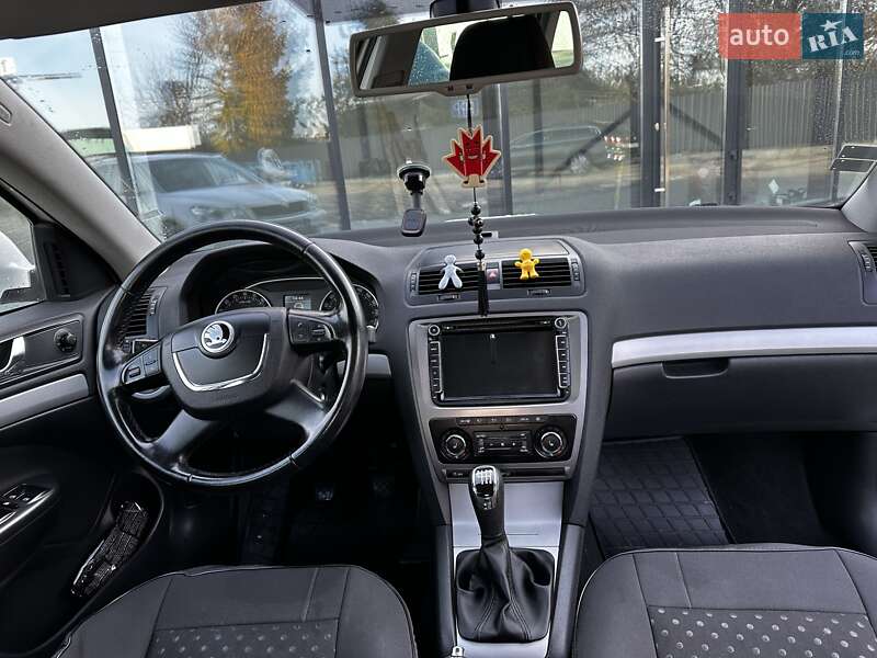 Універсал Skoda Octavia 2012 в Ужгороді