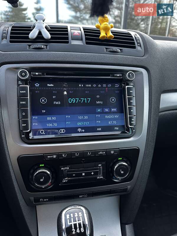 Універсал Skoda Octavia 2012 в Ужгороді