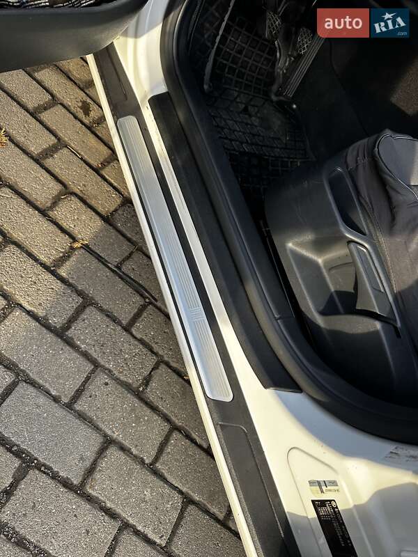 Універсал Skoda Octavia 2012 в Ужгороді