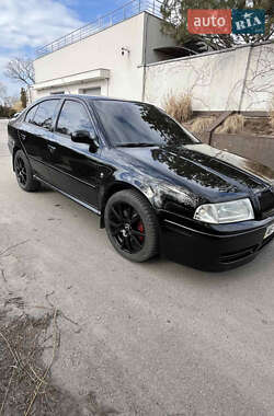 Лифтбек Skoda Octavia 2001 в 