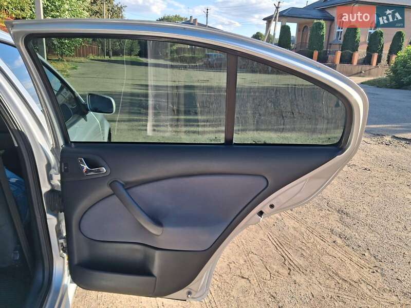 Лифтбек Skoda Octavia 2008 в Смеле