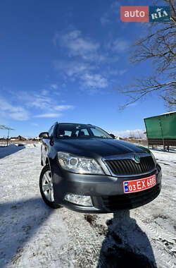 Універсал Skoda Octavia 2011 в Сумах