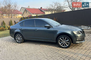 Ліфтбек Skoda Octavia 2018 в 