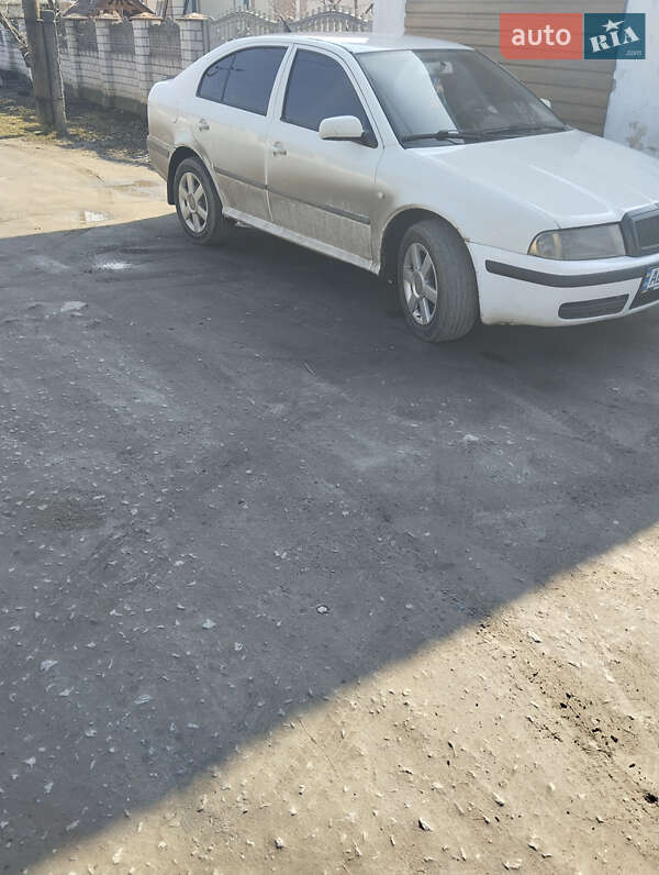 Лифтбек Skoda Octavia 2004 в Уланове