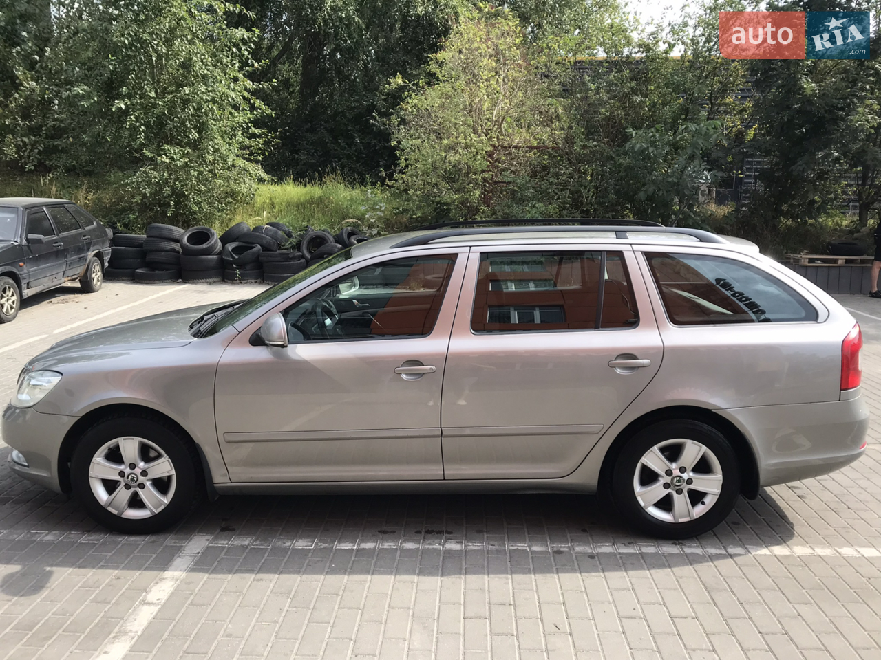 2010 Skoda Octavia - мініатюра 26