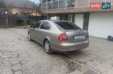 Лифтбек Skoda Octavia 2009 в 