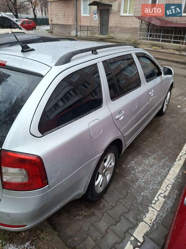 Універсал Skoda Octavia 2009 в Луцьку