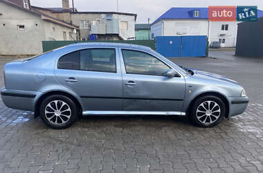 Лифтбек Skoda Octavia 2003 в 
