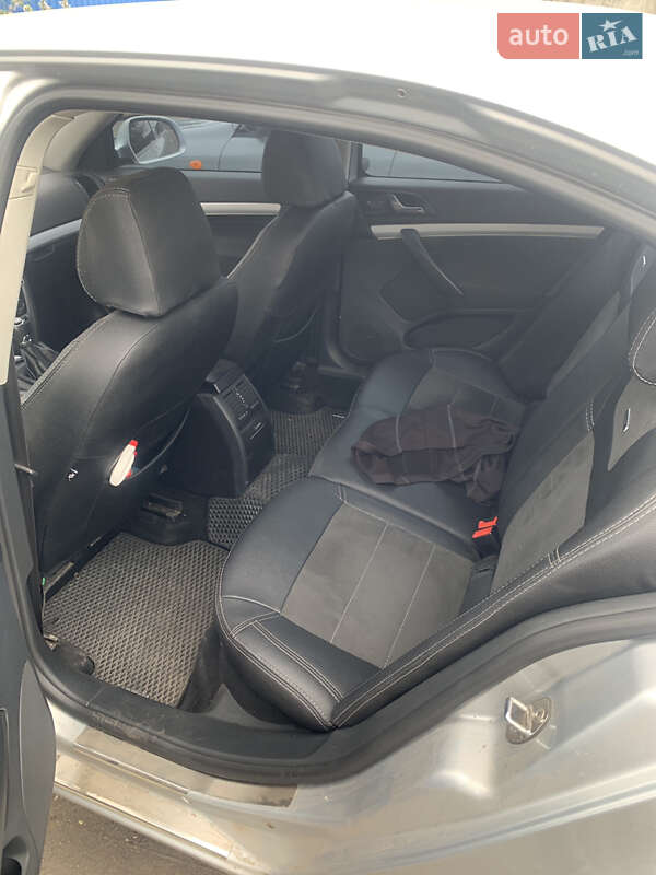 Лифтбек Skoda Octavia 2010 в Днепре