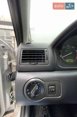 Лифтбек Skoda Octavia 2004 в 