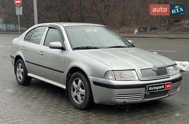 Ліфтбек Skoda Octavia 2004 в 