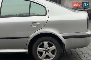 Ліфтбек Skoda Octavia 2004 в 