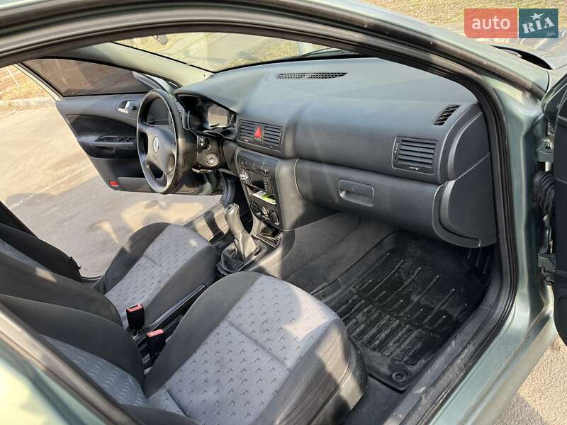 Лифтбек Skoda Octavia 2001 в Днепре
