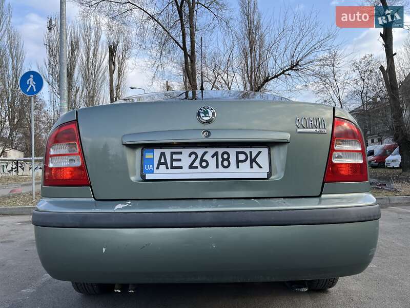 Лифтбек Skoda Octavia 2001 в Днепре