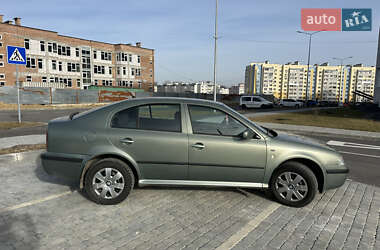 Ліфтбек Skoda Octavia 2003 в 