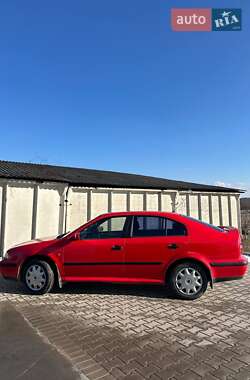Лифтбек Skoda Octavia 1996 в 